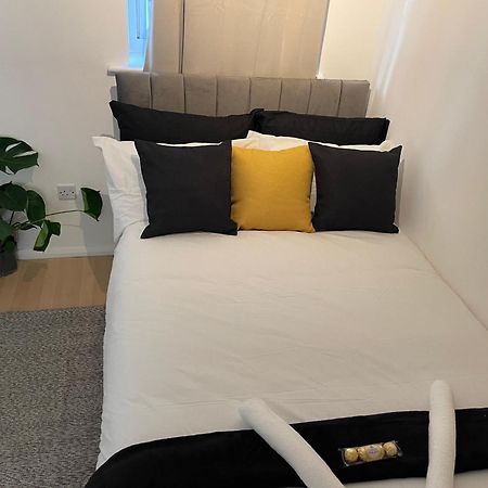 Cosy Flat Behind A Creekbeach In Grays Экстерьер фото