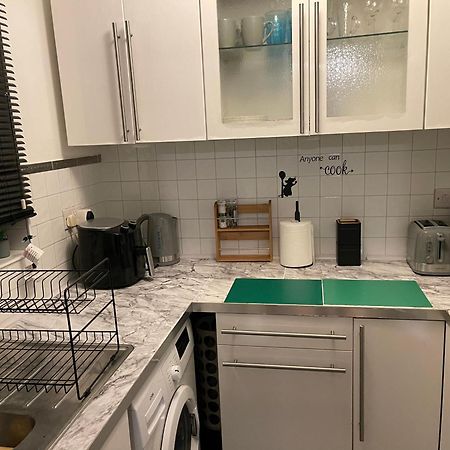 Cosy Flat Behind A Creekbeach In Grays Экстерьер фото