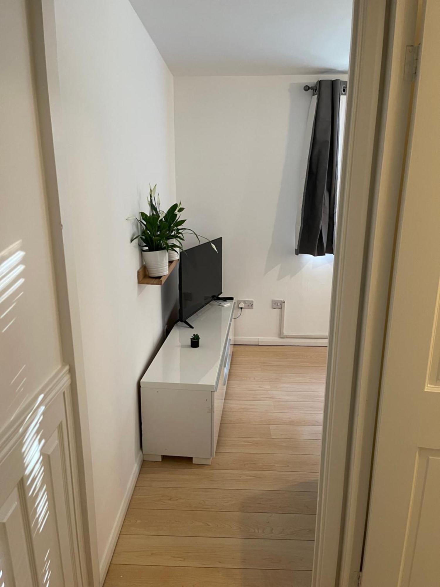 Cosy Flat Behind A Creekbeach In Grays Экстерьер фото