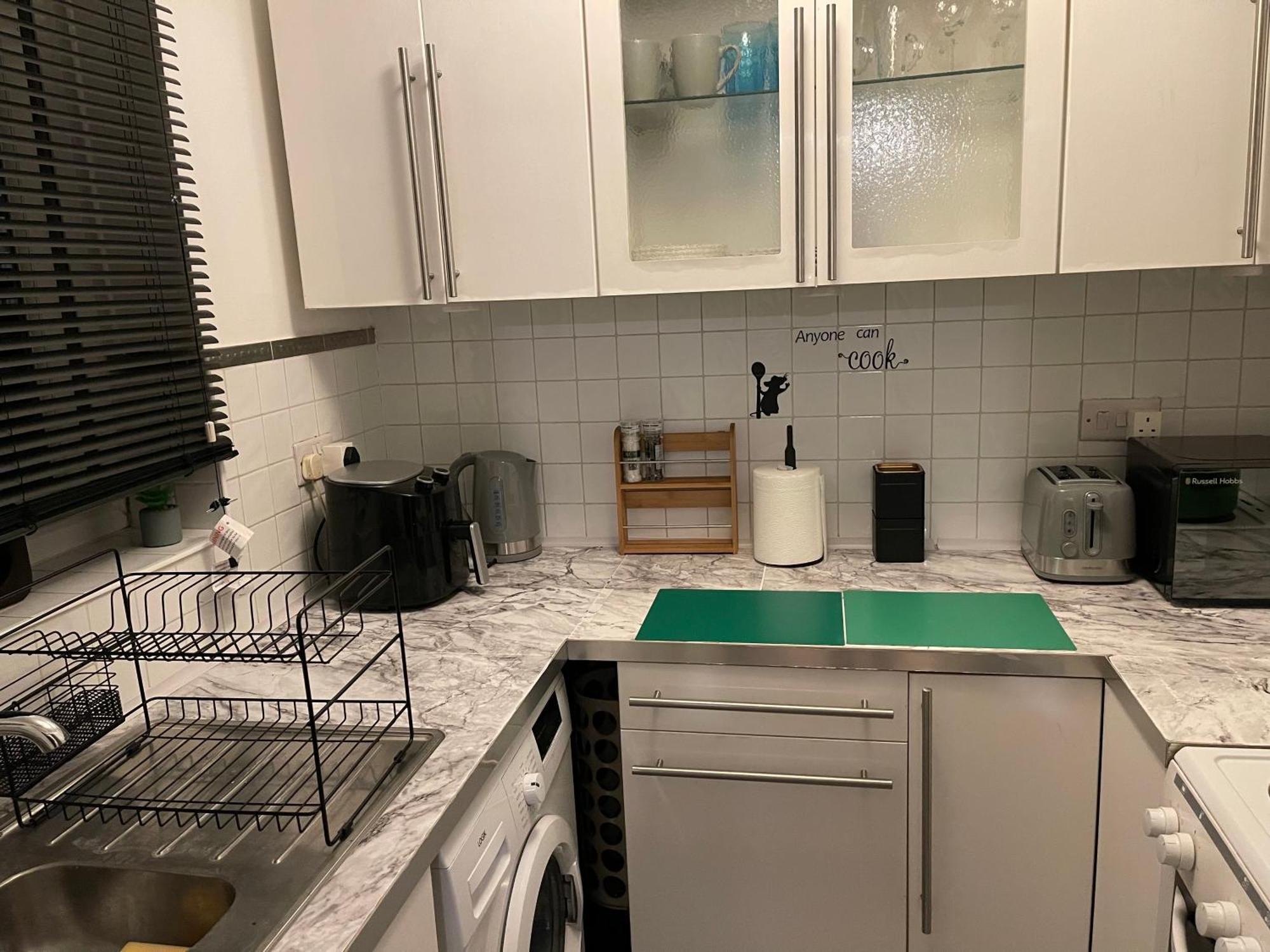 Cosy Flat Behind A Creekbeach In Grays Экстерьер фото